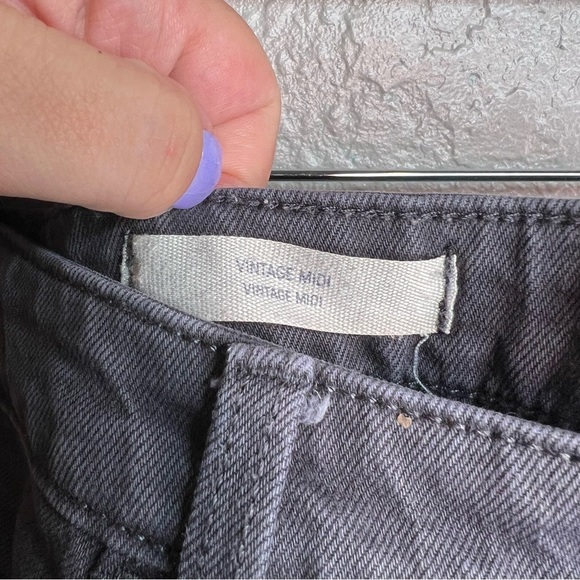 Universal Thread Vintage Midi Gray Lightwash Shorts - Picture 6 of 7